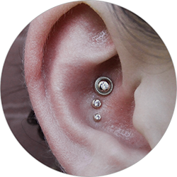 Piercing studio - piercing cartilaj ureche