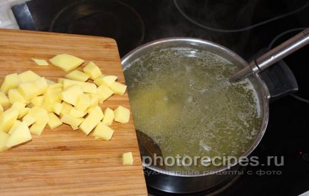 Суп з кропиви з куркою - фото рецепти