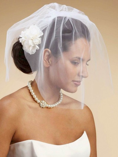 Coafuri de nunta cu imagini de voal scurte