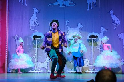 Cat Teatrul din Yakutsk danseaza pisici, balet si clovnarie - miile