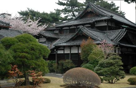 A hagyományos japán ház () A hagyományos japán ház