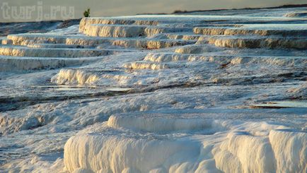 Turcia, Munții sărurilor Pamukkale, lacurile albastre