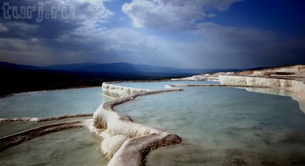 Turcia, Munții sărurilor Pamukkale, lacurile albastre