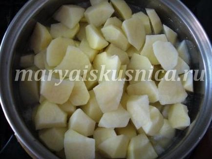 Тушкована картопля з тушонкою-простий рецепт смачної тушкованої картоплі