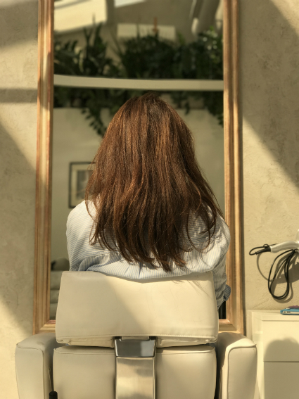 Îngrijirea părului în sezonul de vară de la procedurile salonului la un centru spa la domiciliu, doamnă-24