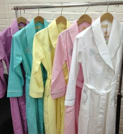 Вафельні халати 53 фото жіночі халати з вафельної тканини для лазні, для сауни, з капюшоном, з