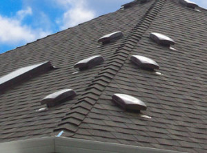 Ventilarea acoperișului prezintă circulația aerului, tipurile de sisteme, instrucțiuni pentru organizarea propriilor