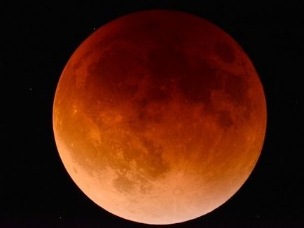 În timpul eclipsei sângeroase a Lunii, pământul a fost vizitat de sute de nlos - știință, spațiu