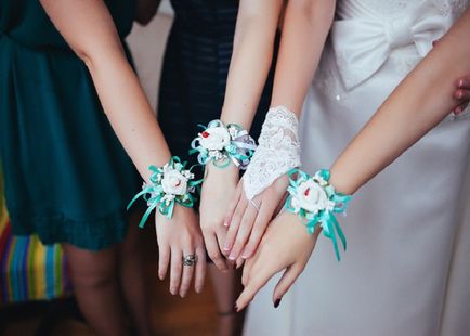 Зелені весільні сукні
