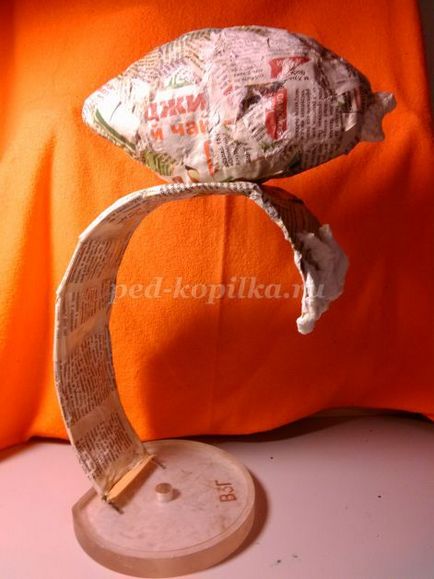 Goldfish cu mâinile proprii în tehnica papier-mache