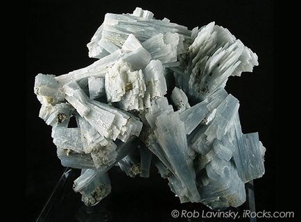 Compoziția anhidrită și proprietățile minerale
