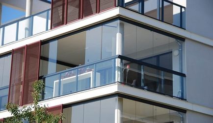Безрамне засклення балконів за фінською технологією