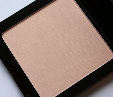 Catrice prime and fine highlighting powder