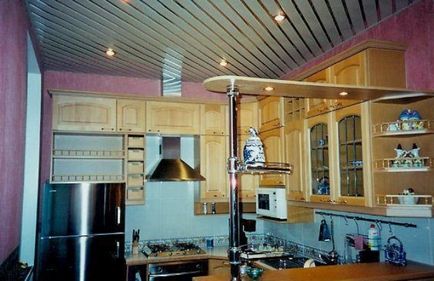 Чим підбити стелю на кухні