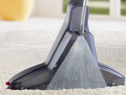 Kitisztítani a szőnyeget egy mosószer tisztító - felújított ház