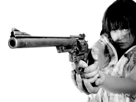 Дівчата зі зброєю