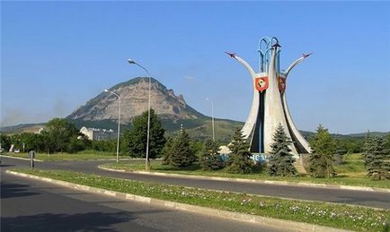 Obiective turistice din munții apei minerale, monumente, muzee