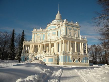 A palota és park komplex „Oranienbaum”