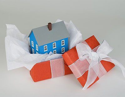 Ce documente sunt necesare pentru a face un cadou (acord de cadou) pentru un apartament (pentru o actiune) pentru