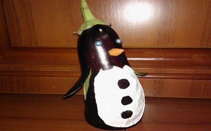 Як зробити пінгвіна з баклажана