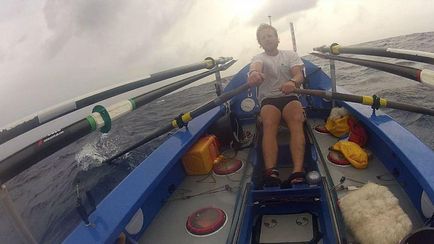 Cum am supraviețuit în furtună, traversând Atlanticul pe o barcă - știri în fotografii