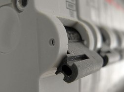 Як замінити автоматичний вимикач в електрощиті - статті