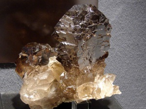 Камінь димчастий кварц і його властивості