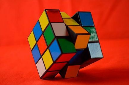 Mila de iluzii Cubul lui Rubik