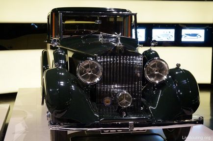 Музей бмв (bmw museum) в Мюнхені германію