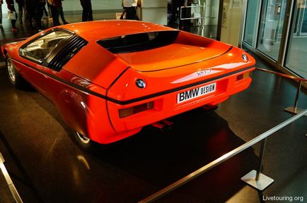 Музей бмв (bmw museum) в Мюнхені германію