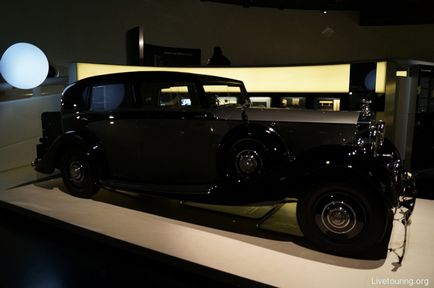 Музей бмв (bmw museum) в Мюнхені германію