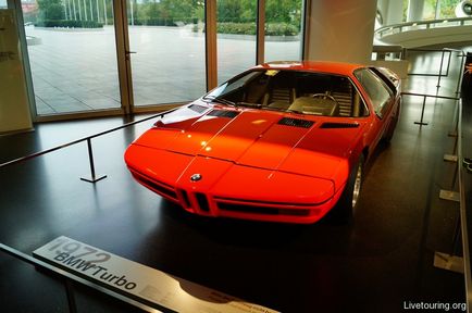 Музей бмв (bmw museum) в Мюнхені германію