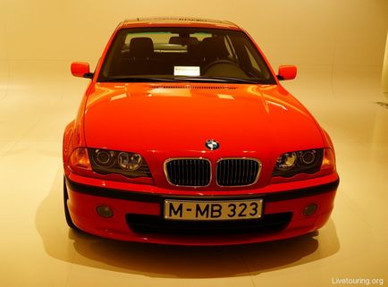 Музей бмв (bmw museum) в Мюнхені германію