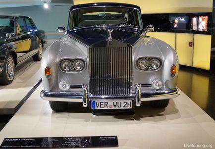 Музей бмв (bmw museum) в Мюнхені германію