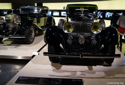 Музей бмв (bmw museum) в Мюнхені германію