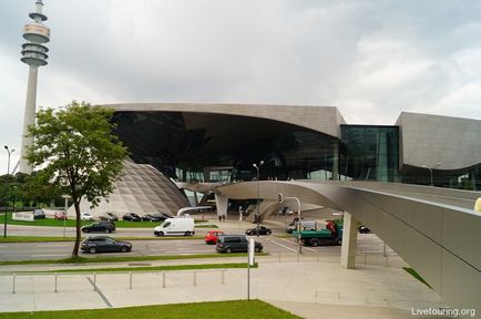 Музей бмв (bmw museum) в Мюнхені германію