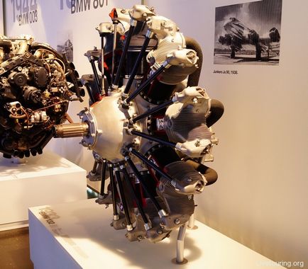 Музей бмв (bmw museum) в Мюнхені германію