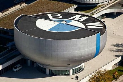 BMW múzeum München utat BMW World és a túra a gyár