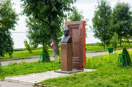 Quay Szaratov - fénykép vízparton űrhajósok Szaratov