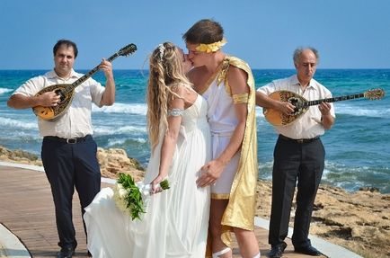 Дуже незвично і багато виглядає весілля в грецькому стилі оформлення залу, поради щодо вибору