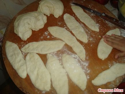 Pogácsákat burgonya (megsütjük) Barátfüle burgonyával