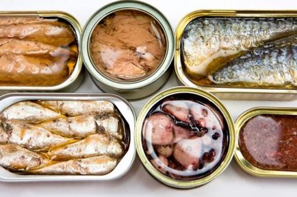 Чому трапляються отруєння консервами рибними, все про отруєння