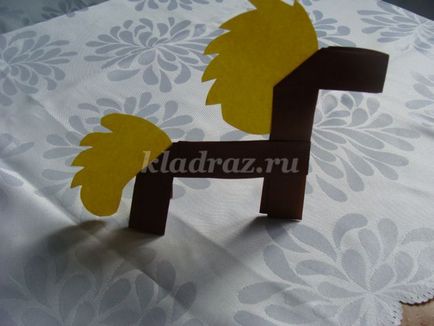 Papírból készült cikkek kezeddel 5-7 éves gyerekek korcsolyázni - púpos (olvasás) Papírból készült cikkek kezeddel 5-7 éves gyerekek korcsolyázni - hosszúszárnyú