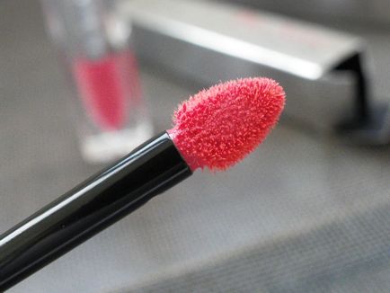 Ruj de buze dior aditiv lichid stick fabulos uzura mare impact lucios culoare hibrid buze - comentarii,