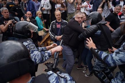 A tiltakozó több száz embert őrizetbe Moszkvában, egy új hírek