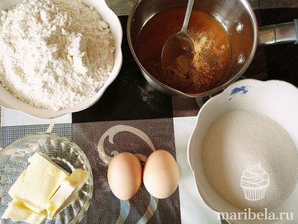 Gingerbread рецепта у дома със снимки стъпка по стъпка тест за време на ръка