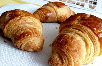 O rețetă pentru croissants dintr-o patiserie ready-made, un blog culinar