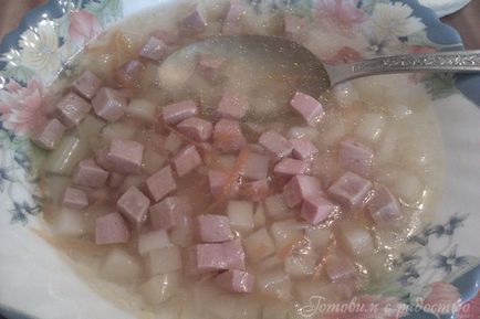 Supa cu cârnați și cartofi, supă ușoară