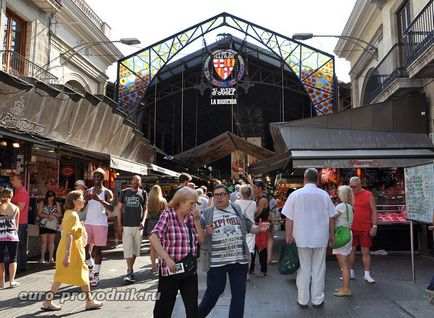 Ринок Бокерія в Барселоні продуктове достаток або екскурсійний об'єкт