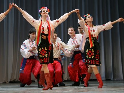 Російський танець з притупуванням і його особливості, росіяни - ансамбль російського танцю